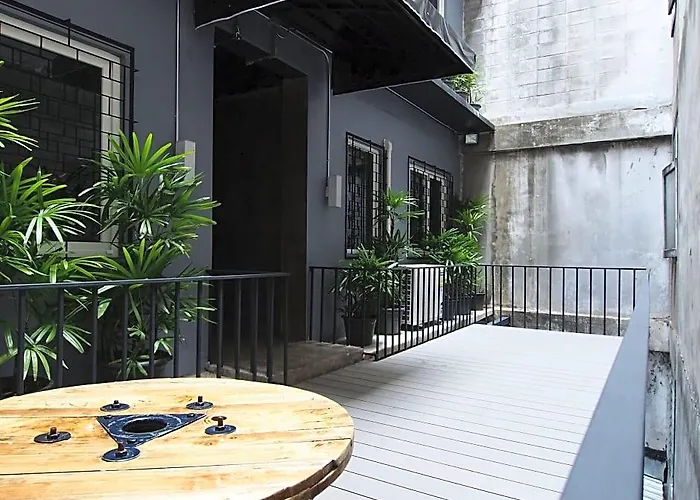 Sribumpen Hostel *